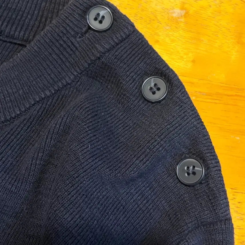 [BUNJANG] COS Navy Shoulder Button Knit Sweater / COS 코스 네이비 숄터 버튼 니트 스웨터