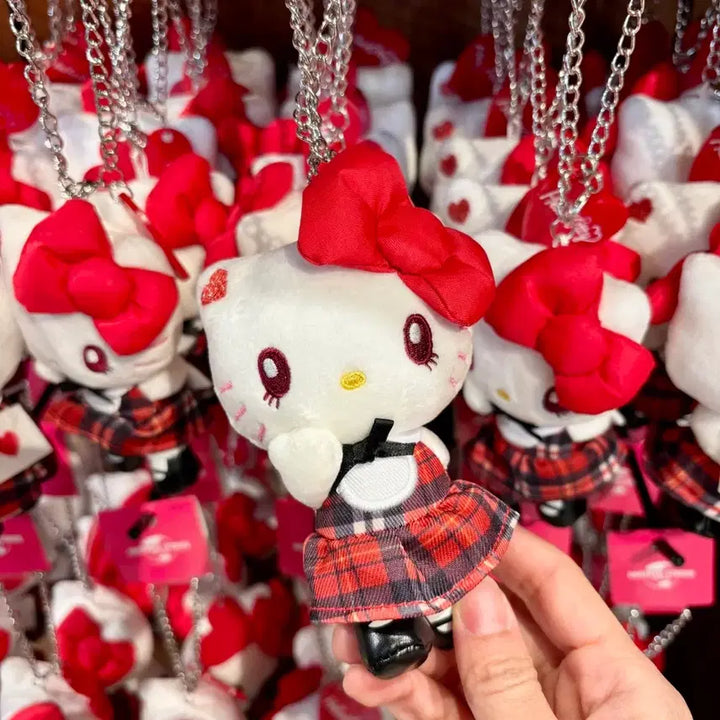 [BUNJANG] Hello Kitty Tartan Check Mascot Doll Keychain / USJ 유니버셜스튜디오 헬로키티 타탄체크 시리즈 마스코트 인형 키링 키홀