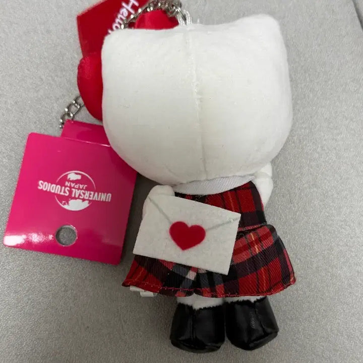 [BUNJANG] Hello Kitty Tartan Check Mascot Doll Keychain / USJ 유니버셜스튜디오 헬로키티 타탄체크 시리즈 마스코트 인형 키링 키홀