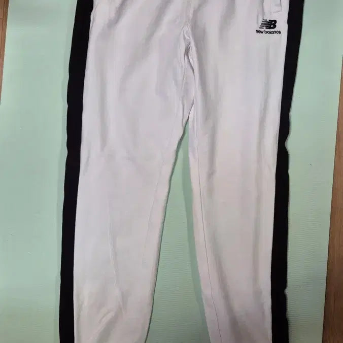 [BUNJANG] New Balance Track Pants White M Size / 최저가) 뉴발란스 트랙 바지 흰색 M 사이즈 80사이즈