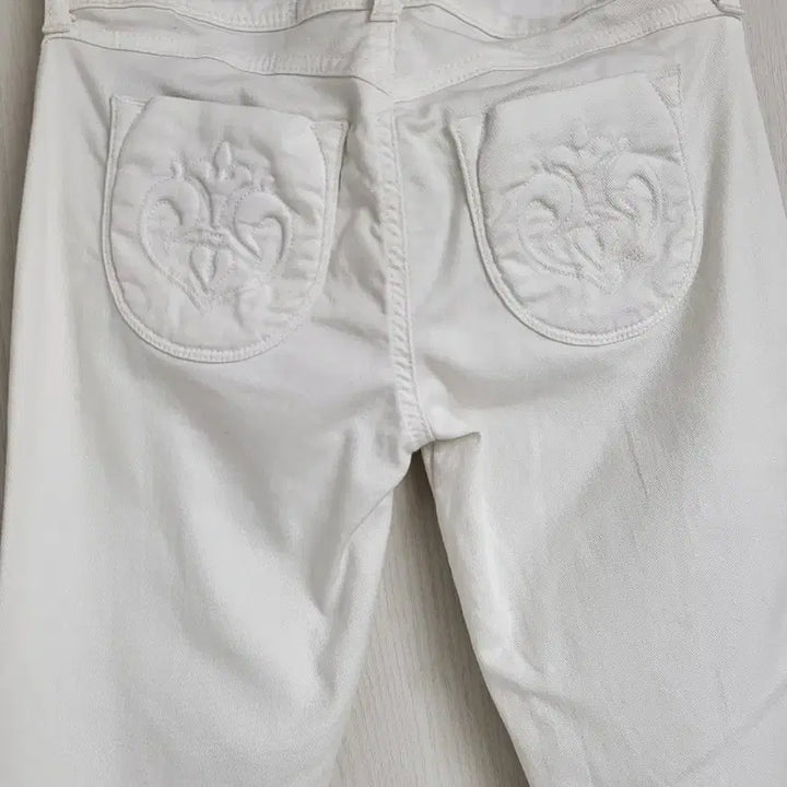 [BUNJANG] Siwy Lovespell White Denim Pants (Size 24) / 씨위 러브스펠 흰색 데님(24)