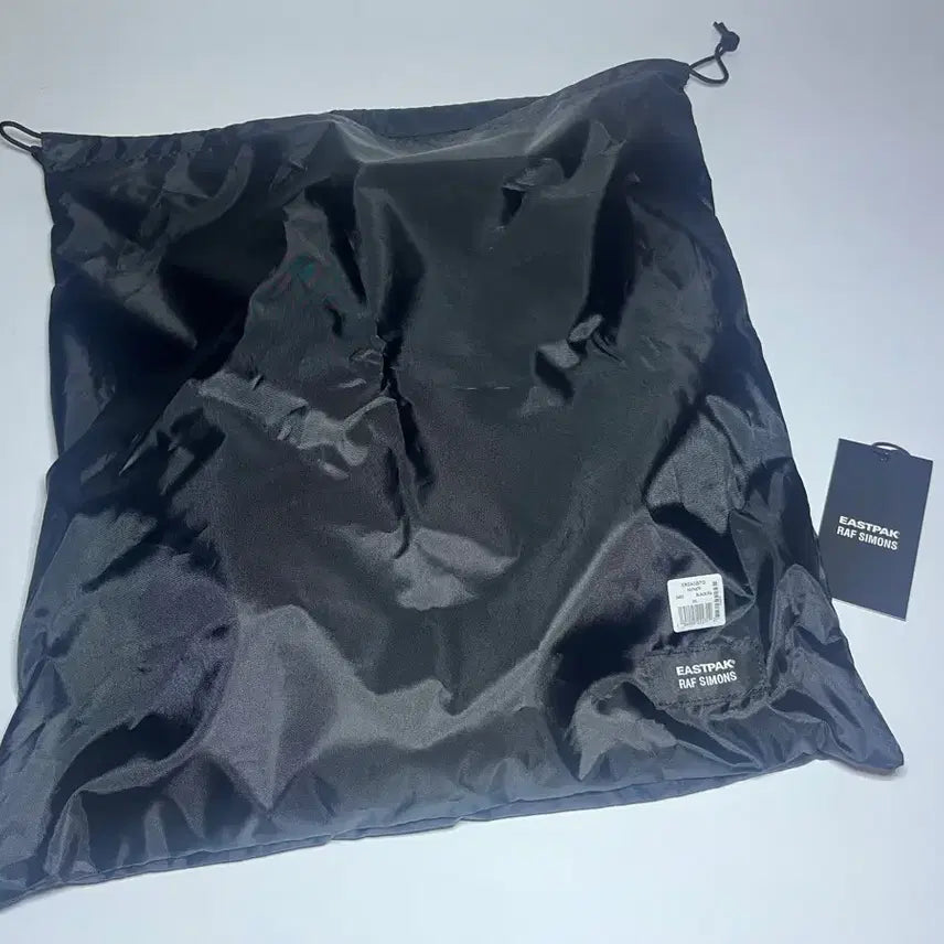 [BUNJANG] Raf Simons x Eastpak 20FW Padded Chain Backpack / [OS] 라프시몬스 X 이스트팩 20FW 파커 패디드 체인 백팩