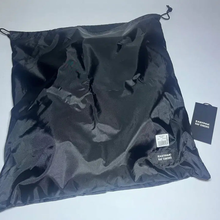 [BUNJANG] Raf Simons x Eastpak 20FW Padded Chain Backpack / [OS] 라프시몬스 X 이스트팩 20FW 파커 패디드 체인 백팩