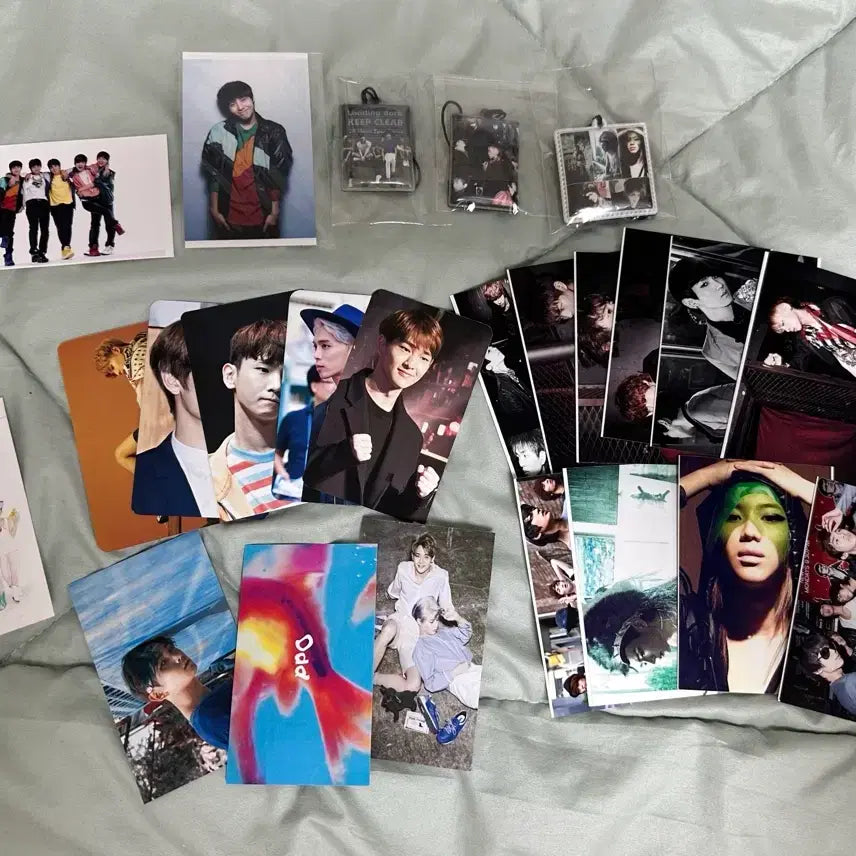 [BUNJANG] SHINee "Bburishubrushu" Sticker, Slogan, Goods Bundle Set / 샤이니 뿌셔뿌셔 스티커,슬로건,기타 굿즈 등 일괄