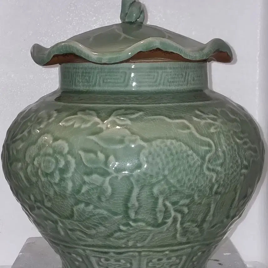 [BUNJANG] Celadon Porcelain Jar with Floral Relief 30cm / 청자 항아리 양각 초화문 높이30 지름28 센치 중국도자기 고도자 골통품