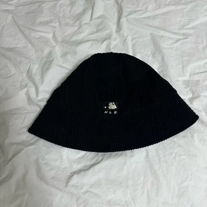 [BUNJANG] New Era Black Corduroy Bucket Hat / 뉴에라 블랙 코듀로이 버킷햇