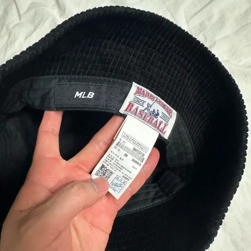 [BUNJANG] New Era Black Corduroy Bucket Hat / 뉴에라 블랙 코듀로이 버킷햇