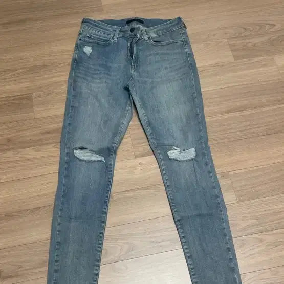 [BUNJANG] Uniqlo Skinny Jeans 27 / 유니클로 데미지 스키니진 27사이즈