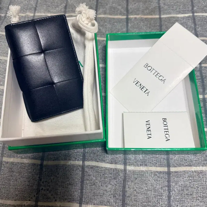 [SOLD OUT] 보테가 베네타 플랩 카드케이스 블랙