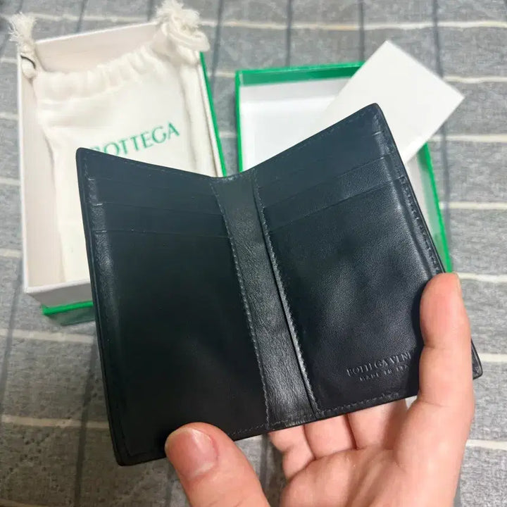 [SOLD OUT] 보테가 베네타 플랩 카드케이스 블랙