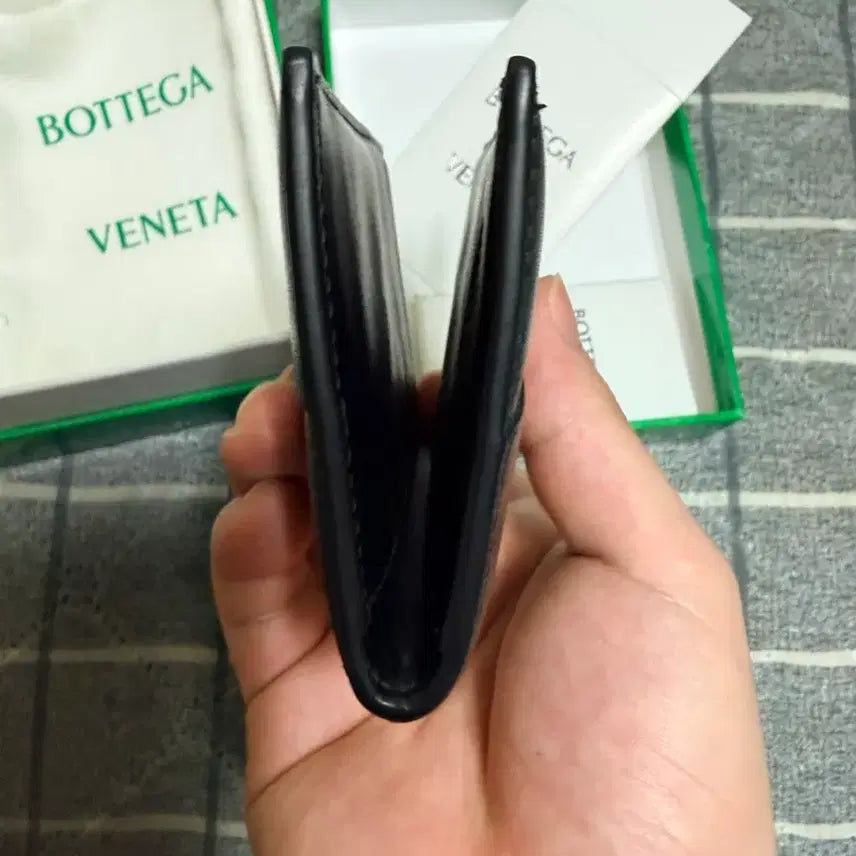 [SOLD OUT] 보테가 베네타 플랩 카드케이스 블랙