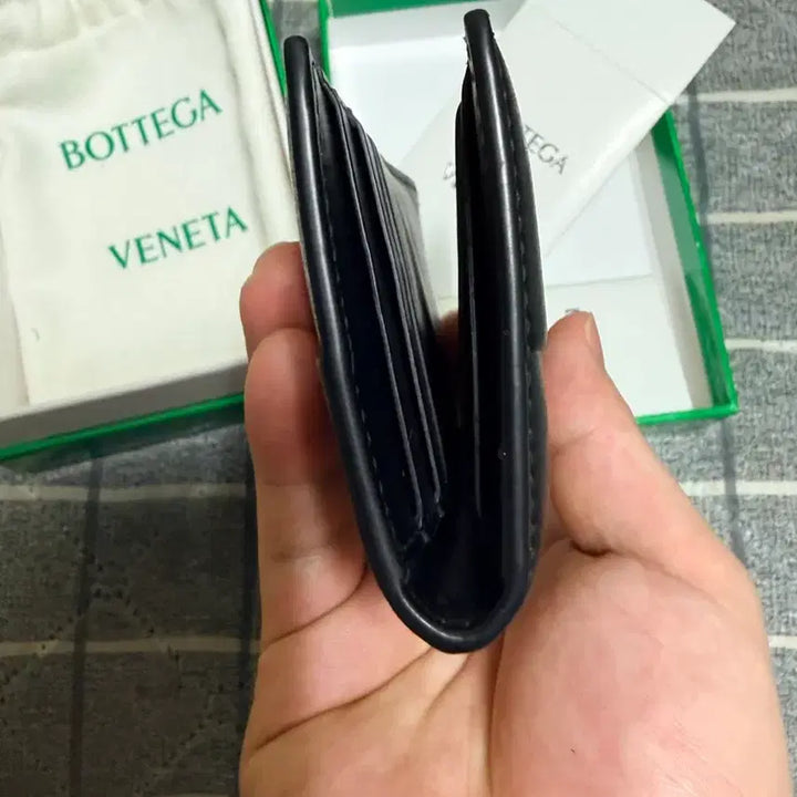 [SOLD OUT] 보테가 베네타 플랩 카드케이스 블랙