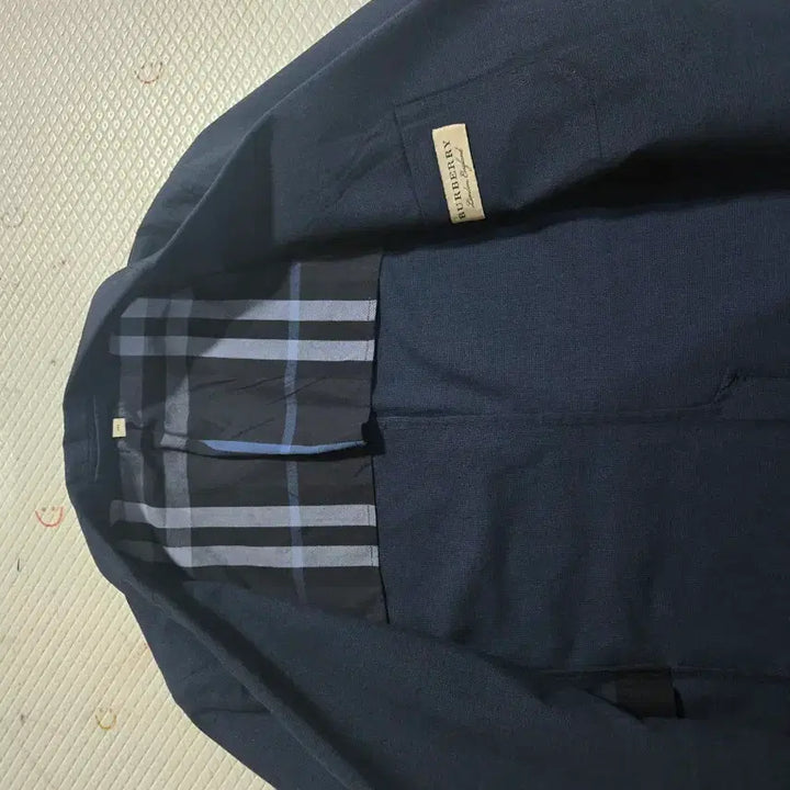 [SOLD OUT] 버버리 정품 네이비 블라우저 46R 사이즈