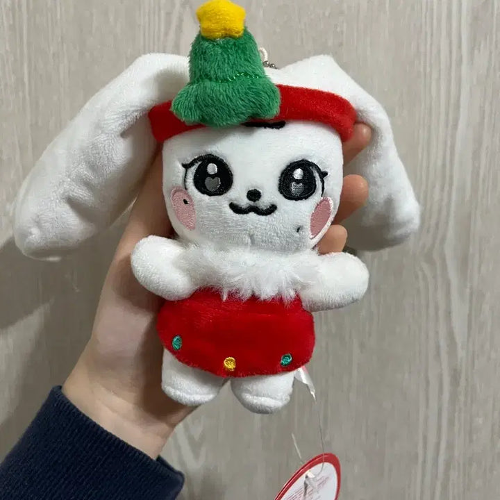 [BUNJANG] IVE Wonyoung Cherry Christmas Plush Doll / 아이브 장원영 체리 크리스마스 미니브 플러시 인형