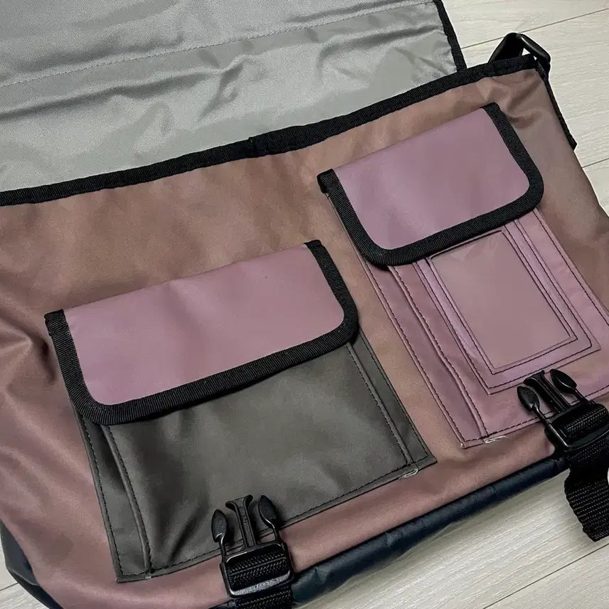 [BUNJANG] Nukak ENHYPEN Messenger Bag / 누깍 엔하이픈 메신저백