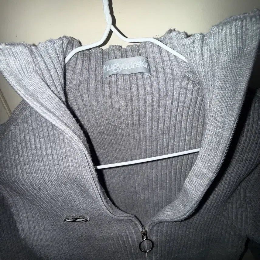 [BUNJANG] Hug Your Skin Grey Knit Zip-Up / 허그유어스킨 그레이 니트 집업