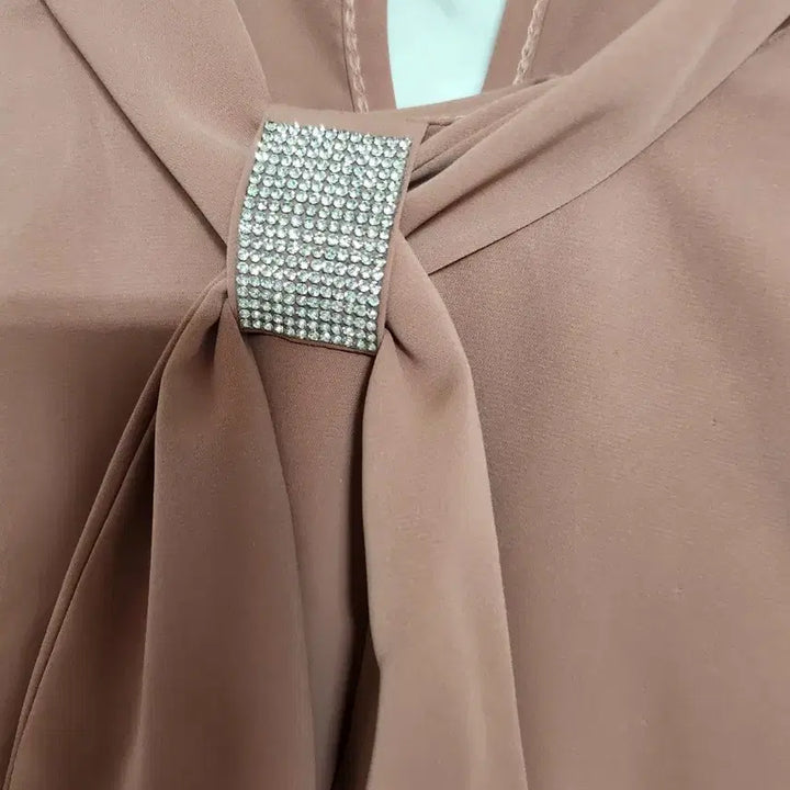 [BUNJANG] Pink Blouse with Cubic Detail - Date Look / 새상품 핑크  블라우스 큐빅  데이트룩  55 66