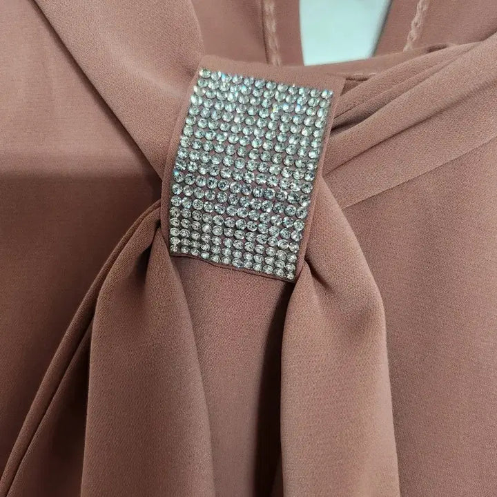 [BUNJANG] Pink Blouse with Cubic Detail - Date Look / 새상품 핑크  블라우스 큐빅  데이트룩  55 66