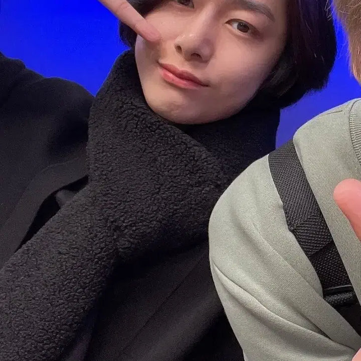 [BUNJANG] Monsta X Hyungwon "Diamond Leila" Fleece Scarf Muffler / 몬엑 형원 채형원 손민수 다이아몬드 레이라 목도리 머플러 뽀글이