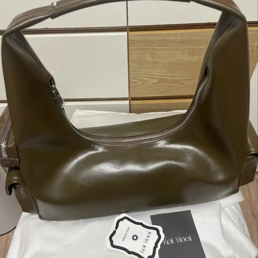 [BUNJANG] KOIMOOI Pocket Hobo Bag (Khaki Brown) / (새상품)코이무이 포켓 호보백 미디움 사이즈(카키브라운)