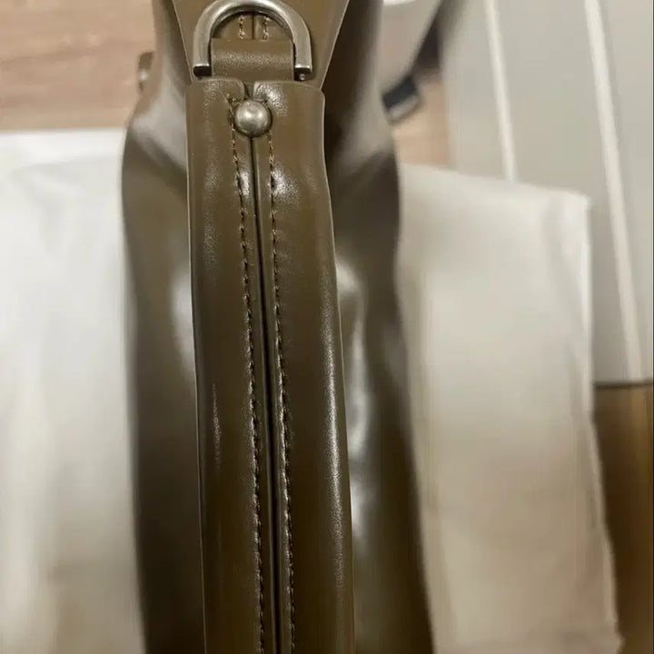 [BUNJANG] KOIMOOI Pocket Hobo Bag (Khaki Brown) / (새상품)코이무이 포켓 호보백 미디움 사이즈(카키브라운)