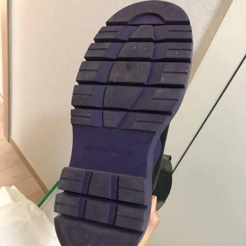 [BUNJANG] Bottega Veneta Tire Boots Plum Size 36 / 보테가베네타 타이어부츠 플럼 36