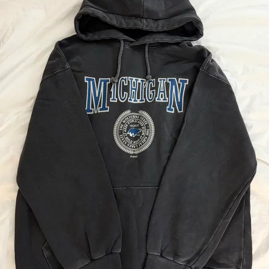 [BUNJANG] Travel Michigan Hoodie Black Charcoal - L Size / 트래블 미시간 후드티 블랙차콜