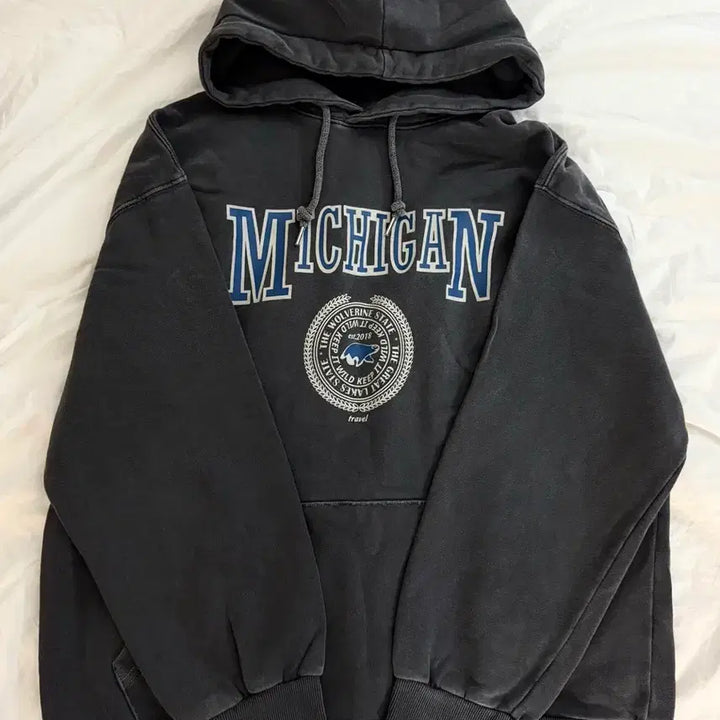 [BUNJANG] Travel Michigan Hoodie Black Charcoal - L Size / 트래블 미시간 후드티 블랙차콜
