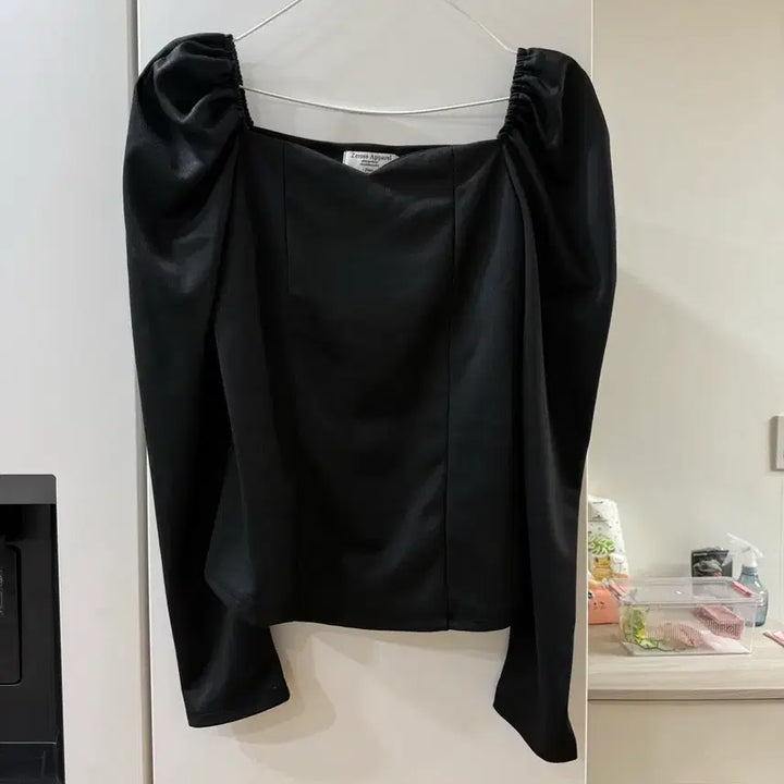 [BUNJANG] Black Square Neck Puff Sleeve Long Blouse / 5/26까지 블랙 스퀘어넥 소매퍼프 긴팔 블라우스