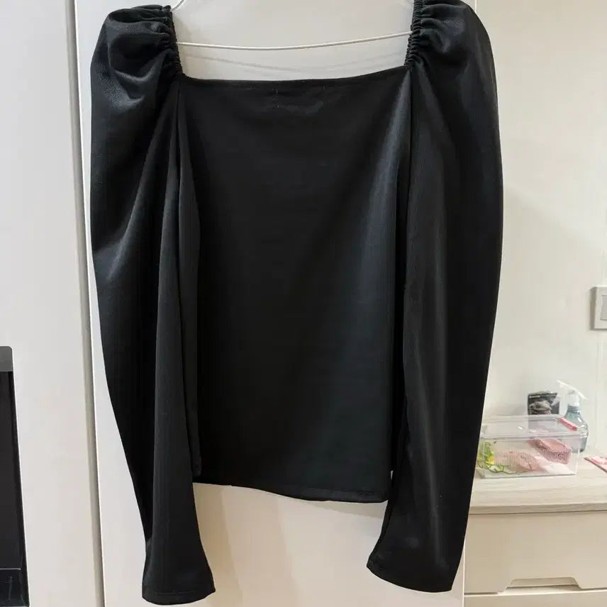 [BUNJANG] Black Square Neck Puff Sleeve Long Blouse / 5/26까지 블랙 스퀘어넥 소매퍼프 긴팔 블라우스