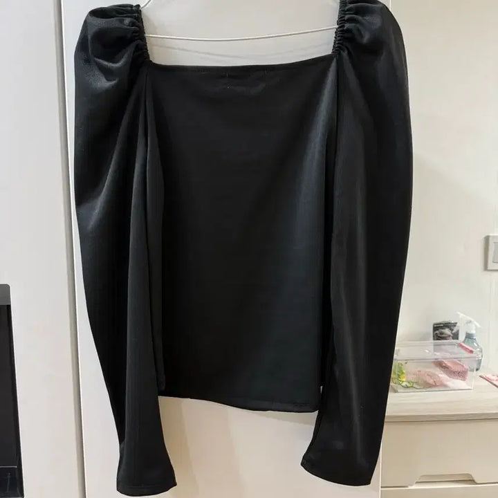 [BUNJANG] Black Square Neck Puff Sleeve Long Blouse / 5/26까지 블랙 스퀘어넥 소매퍼프 긴팔 블라우스