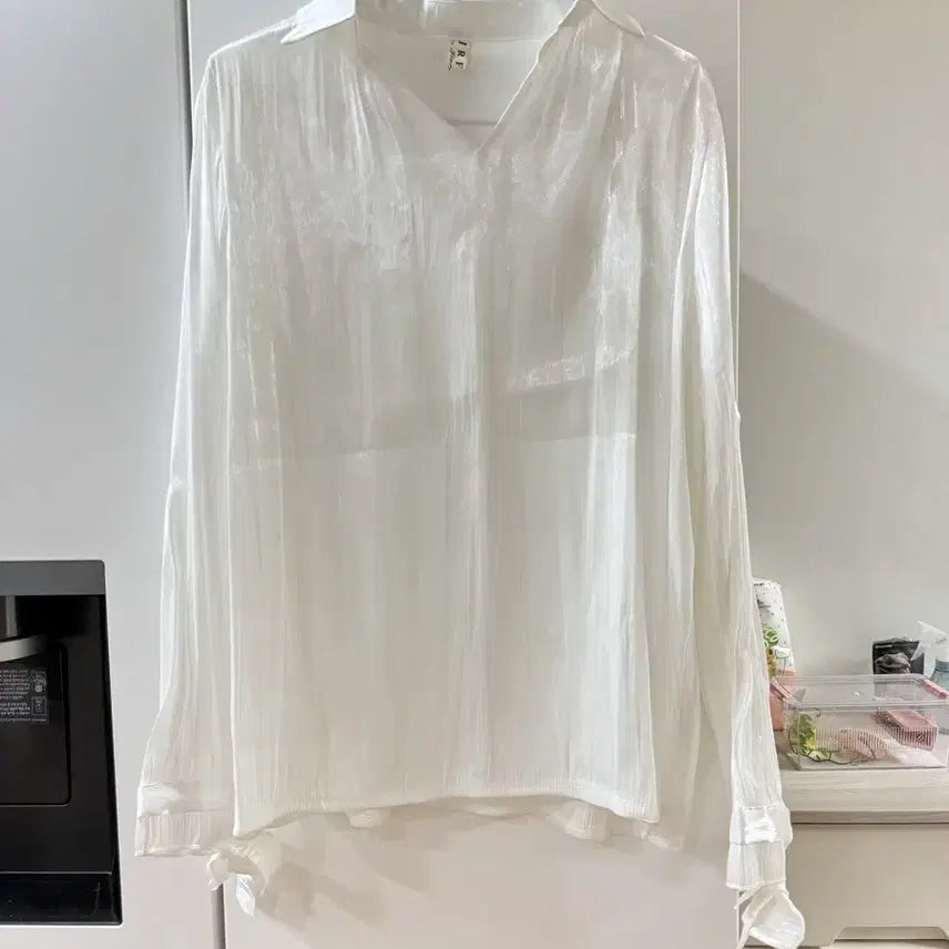 [BUNJANG] White Satin Blouse with Ribbon Detail / 5/26까지 화이트 새틴 블라우스