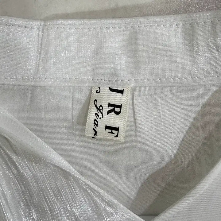 [BUNJANG] White Satin Blouse with Ribbon Detail / 5/26까지 화이트 새틴 블라우스