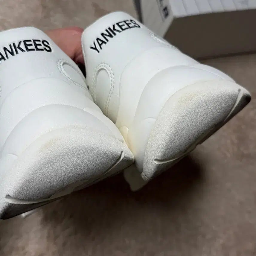 [BUNJANG] MLB New York Yankees Big Ball Chunky Sneakers White / MLB 엠엘비 빅볼청키 뉴욕양키스 운동화 화이트