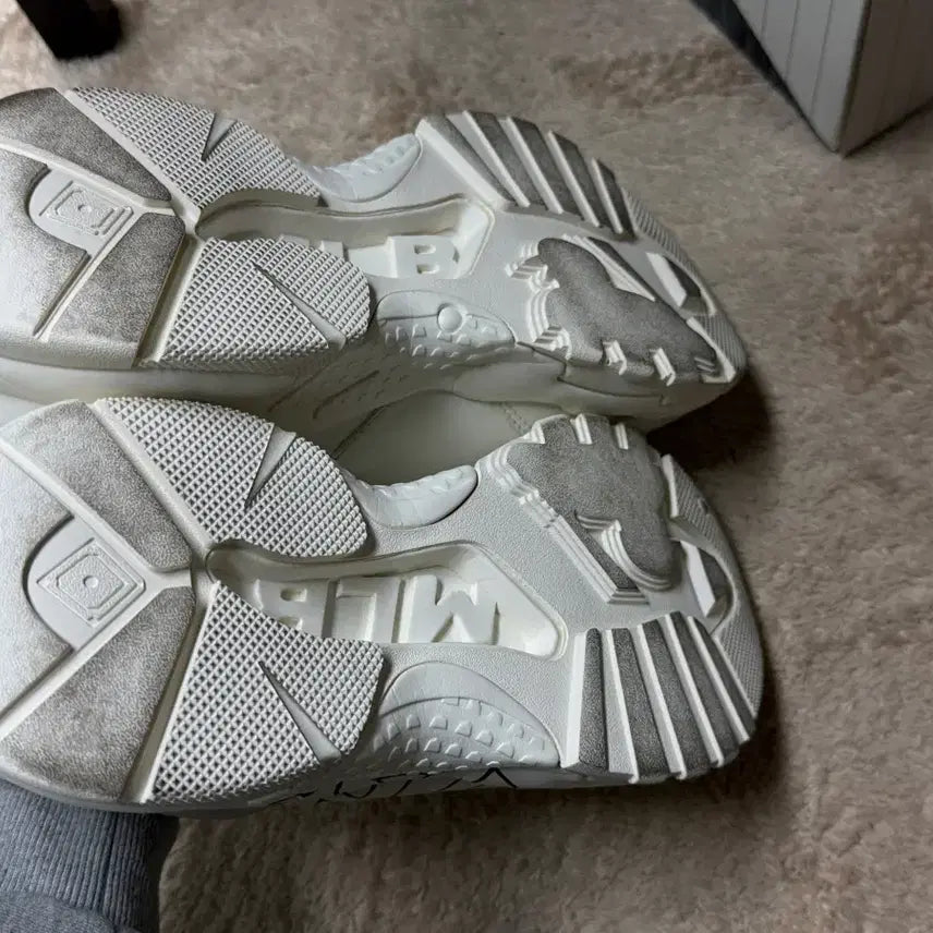 [BUNJANG] MLB New York Yankees Big Ball Chunky Sneakers White / MLB 엠엘비 빅볼청키 뉴욕양키스 운동화 화이트