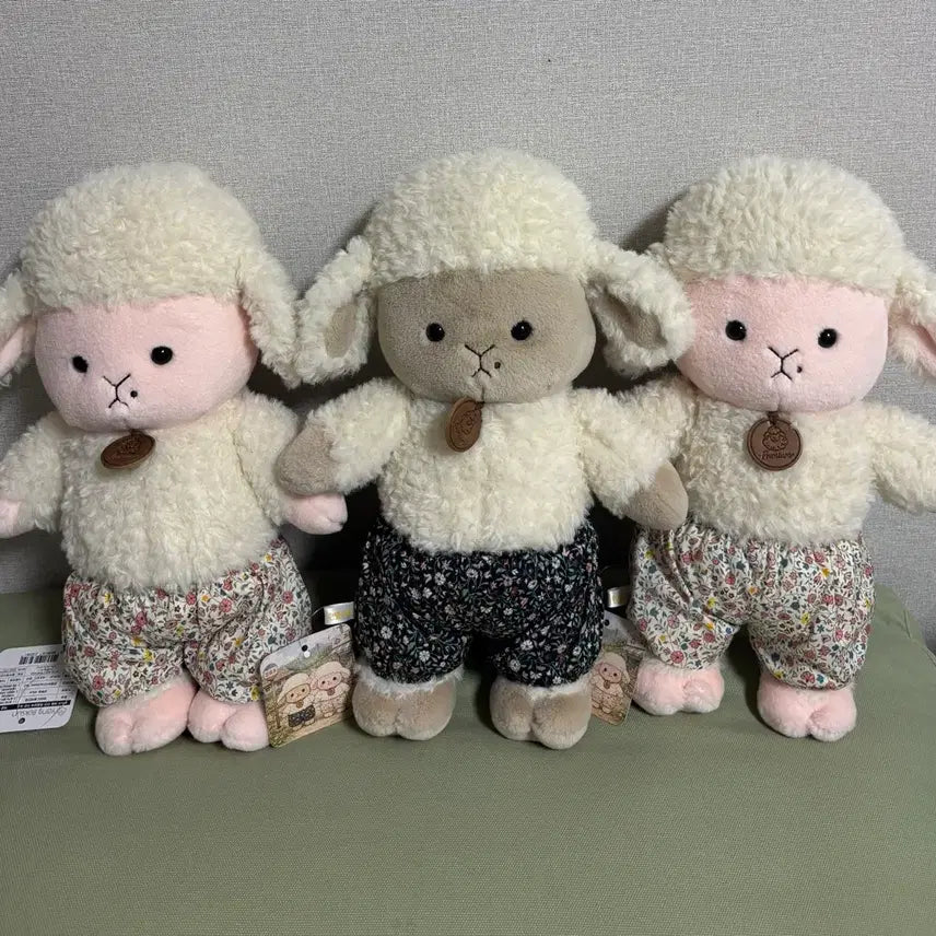 [BUNJANG] Yangboksun Sheep Doll Keychain / 몸빼바지 시골양 양복순 인형키링 양인형 양 애착인형
