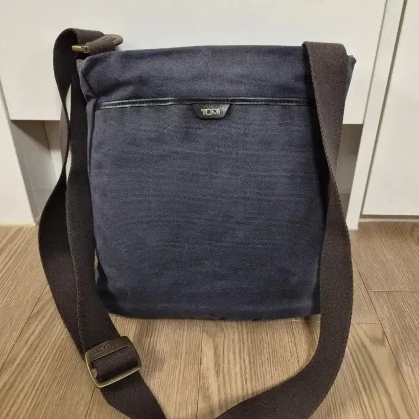 [BUNJANG] Tumi T-TECH Essential Gear Crossbody Bag / 투미 T-TECH 에센셜 기어 크로스백