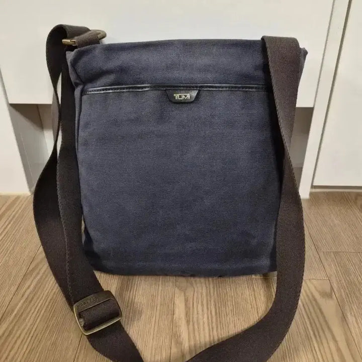 [BUNJANG] Tumi T-TECH Essential Gear Crossbody Bag / 투미 T-TECH 에센셜 기어 크로스백