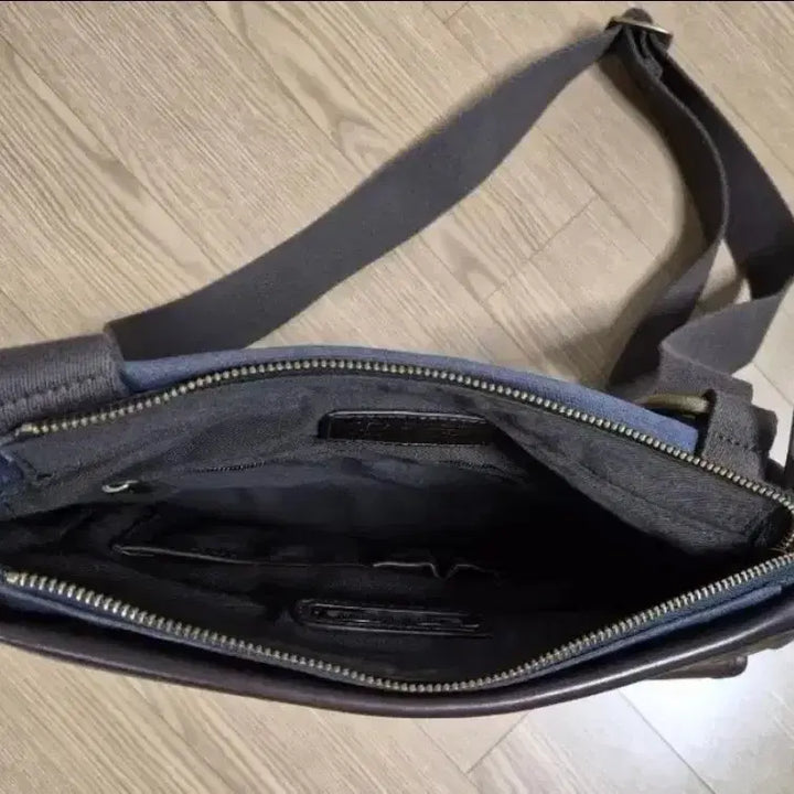 [BUNJANG] Tumi T-TECH Essential Gear Crossbody Bag / 투미 T-TECH 에센셜 기어 크로스백