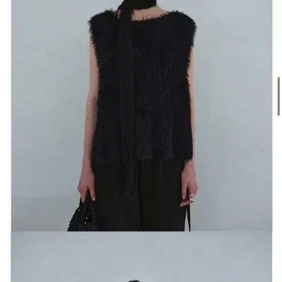 [BUNJANG] Nothing Everthing Hairy Scarf - Black / 낫띵에브리띵 HAIRY SCARF IN BLACK 헤어리 스카프