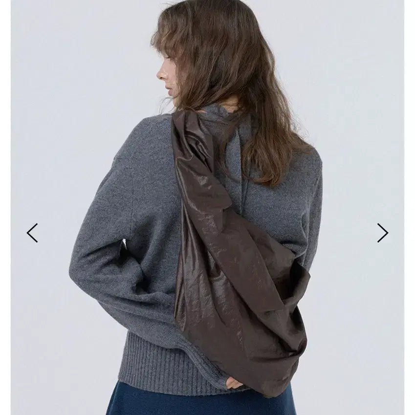 [BUNJANG] A.CO.COR Glossy Mid Tangle Twist Bag Brown / 아코크 글로시 미드 탱글 트위스트백 브라운