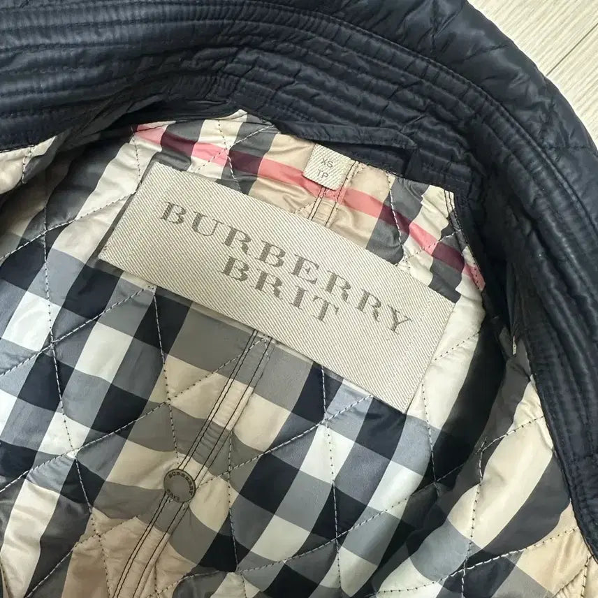 [BUNJANG] Burberry Black Quilted Belted Coat / 버버리 블랙 퀼팅 벨티드 코트