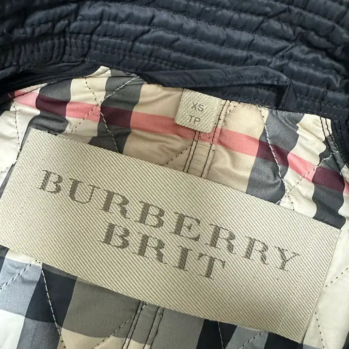 [BUNJANG] Burberry Black Quilted Belted Coat / 버버리 블랙 퀼팅 벨티드 코트