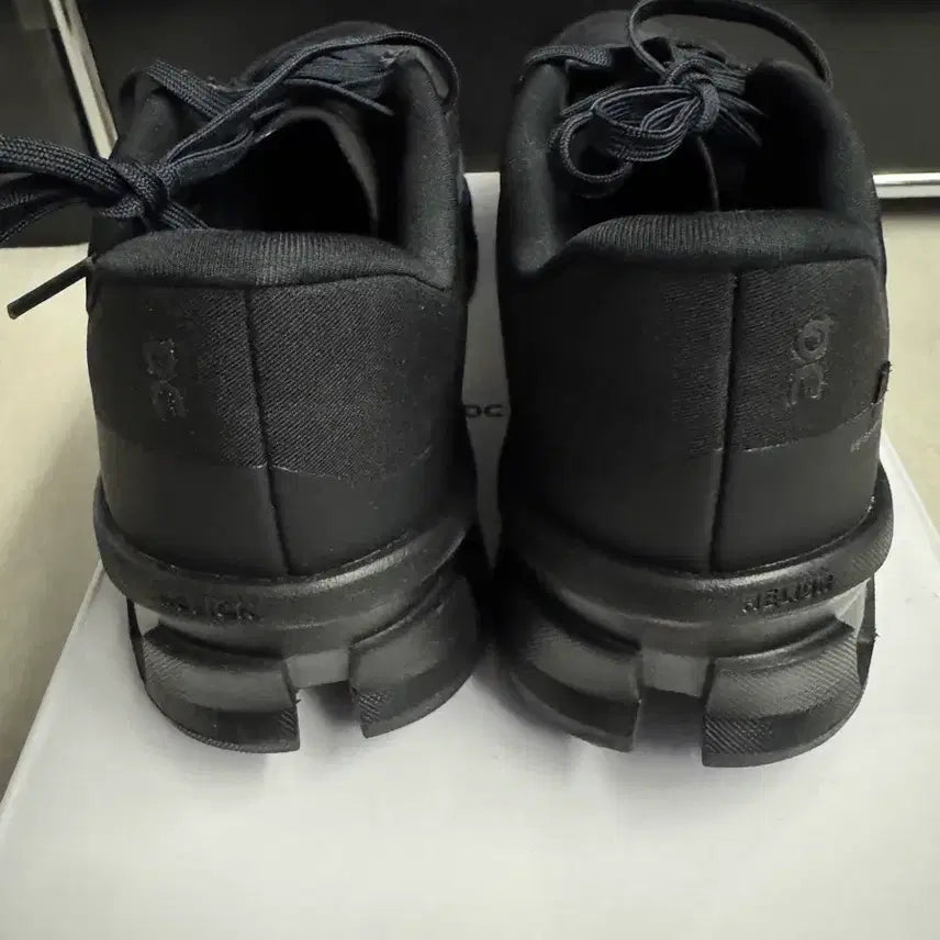[BUNJANG] Pap x On Running Cloudmonster Black Sneakers / [260]파프x온러닝 클라우드몬스터 블랙