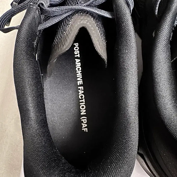 [BUNJANG] Pap x On Running Cloudmonster Black Sneakers / [260]파프x온러닝 클라우드몬스터 블랙