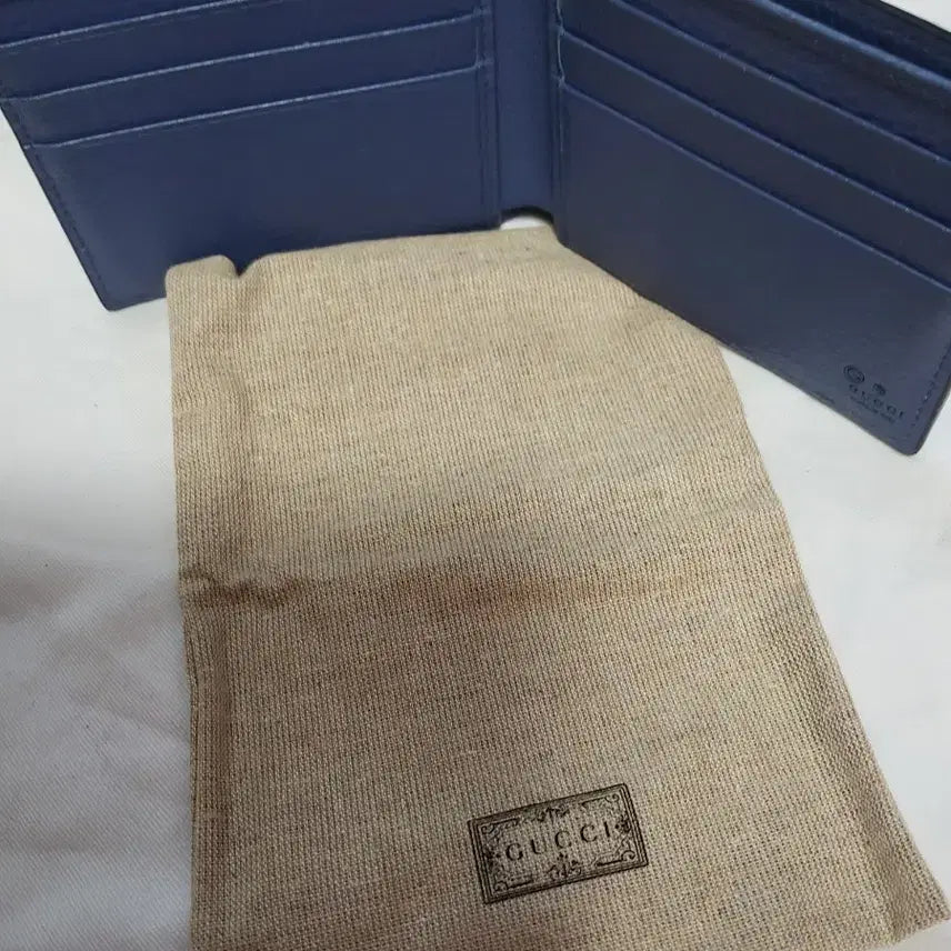 [BUNJANG] Gucci Black Bi-fold Wallet GG Logo / 구찌 블랙 반지갑 GG로고