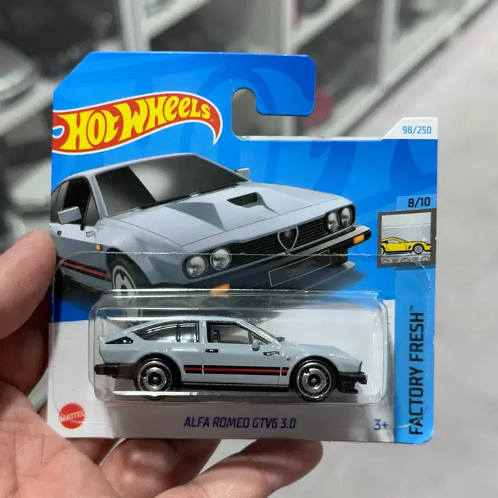 [BUNJANG] Hot Wheels 1:64 Alfa Romeo GTV6 3.0 Lock Gray Old Car Short Card / 1:64 핫휠 알파로메오 GTV6 3.0 락그레이 올드카 숏카드