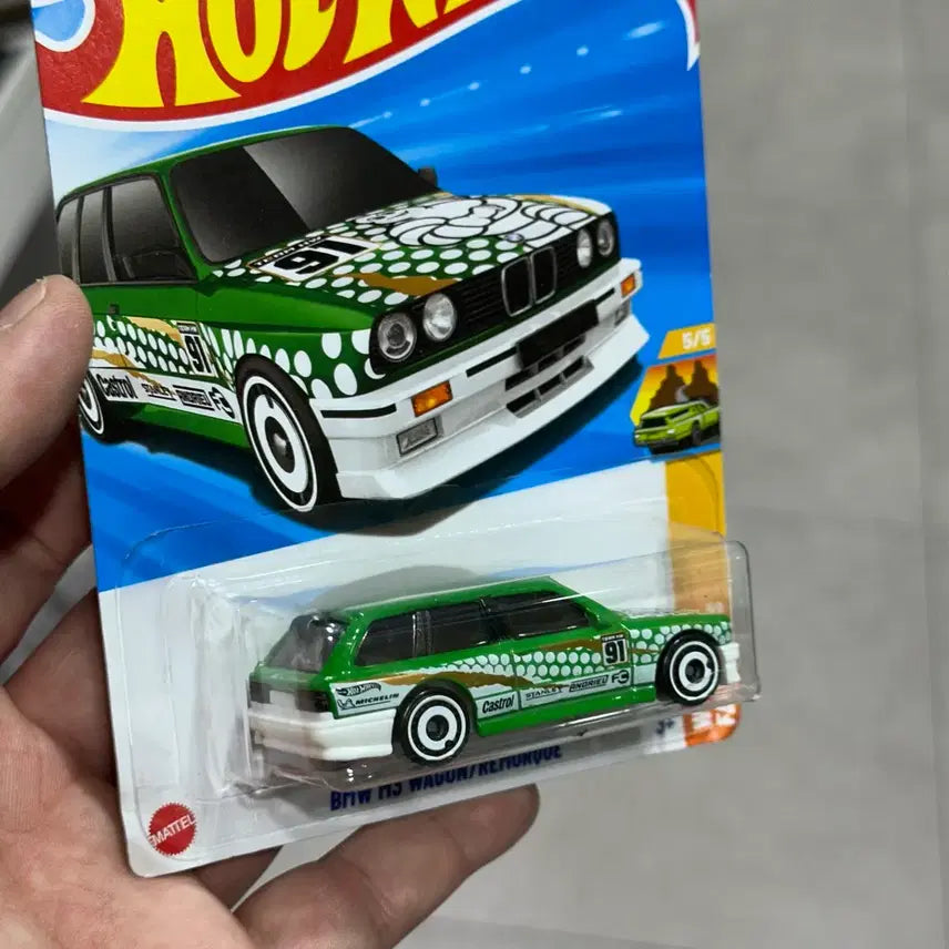 [BUNJANG] Hot Wheels 1:64 BMW E30 M3 Touring Wagon Tikt Delivery / 1:64 핫휠 BMW E30 M3 투어링 왜건 틱탁 리버리