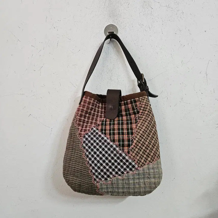 [SOLD OUT] 퀼트패치워크 체크 숄더백