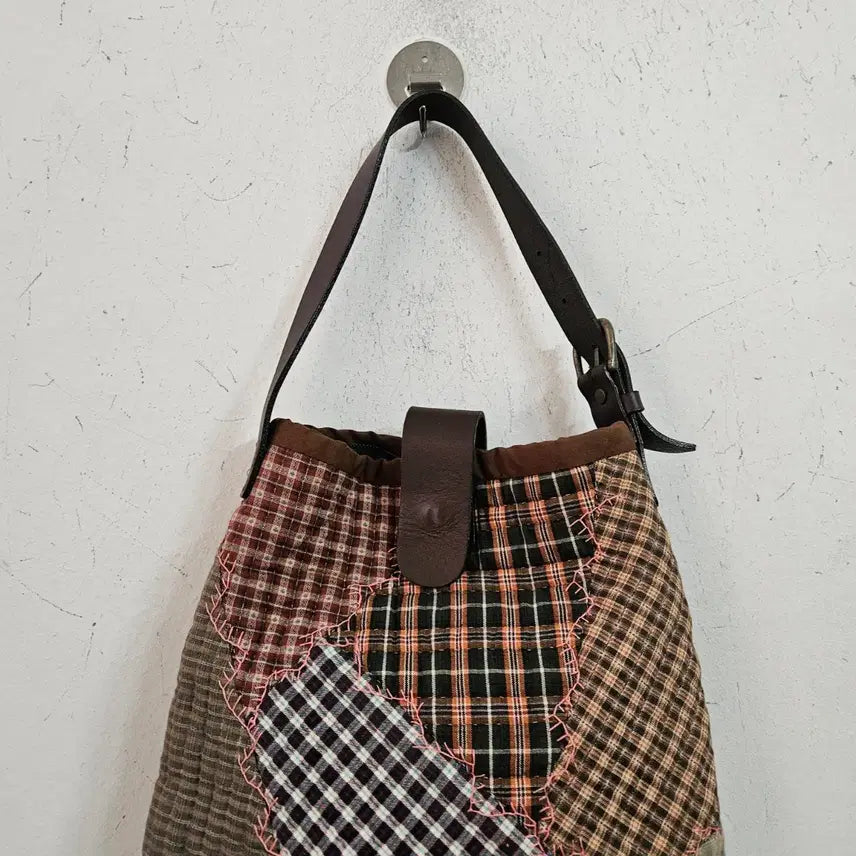 [SOLD OUT] 퀼트패치워크 체크 숄더백